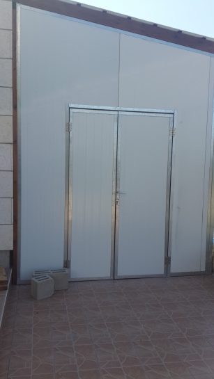 בניית מחסן מפני מבודד